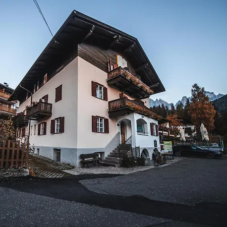 Hotel Fines Hotel 3*